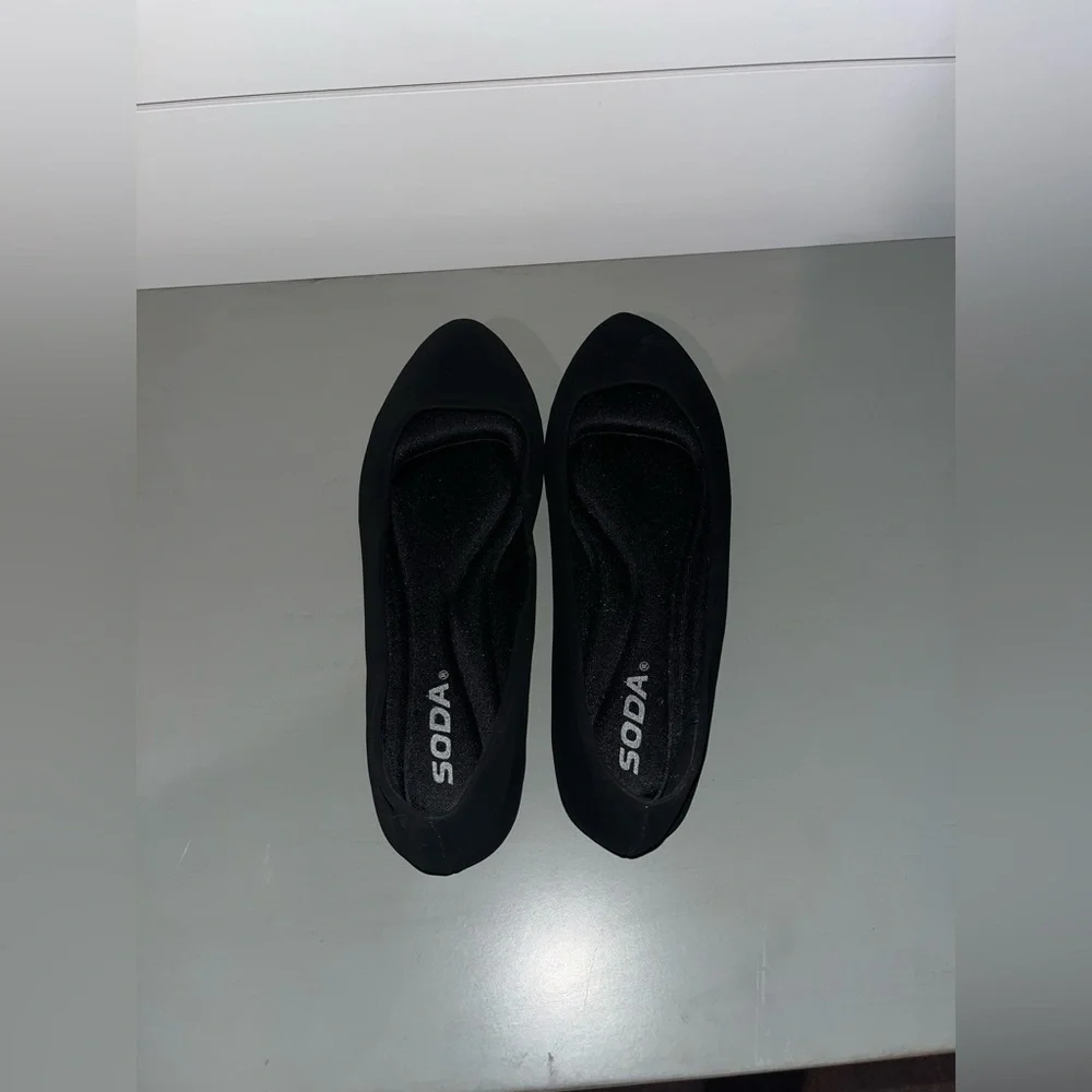 basic black flats - Picture 2 of 4